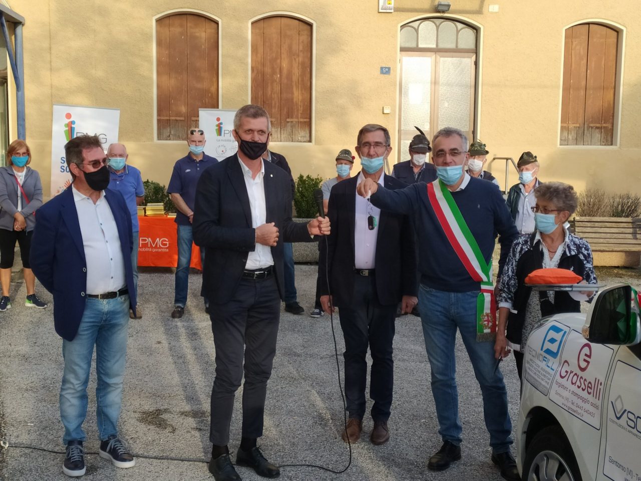 Servizi sociali Santorso, veicolo attrezzato a disposizione grazie alla generosità degli imprenditori locali