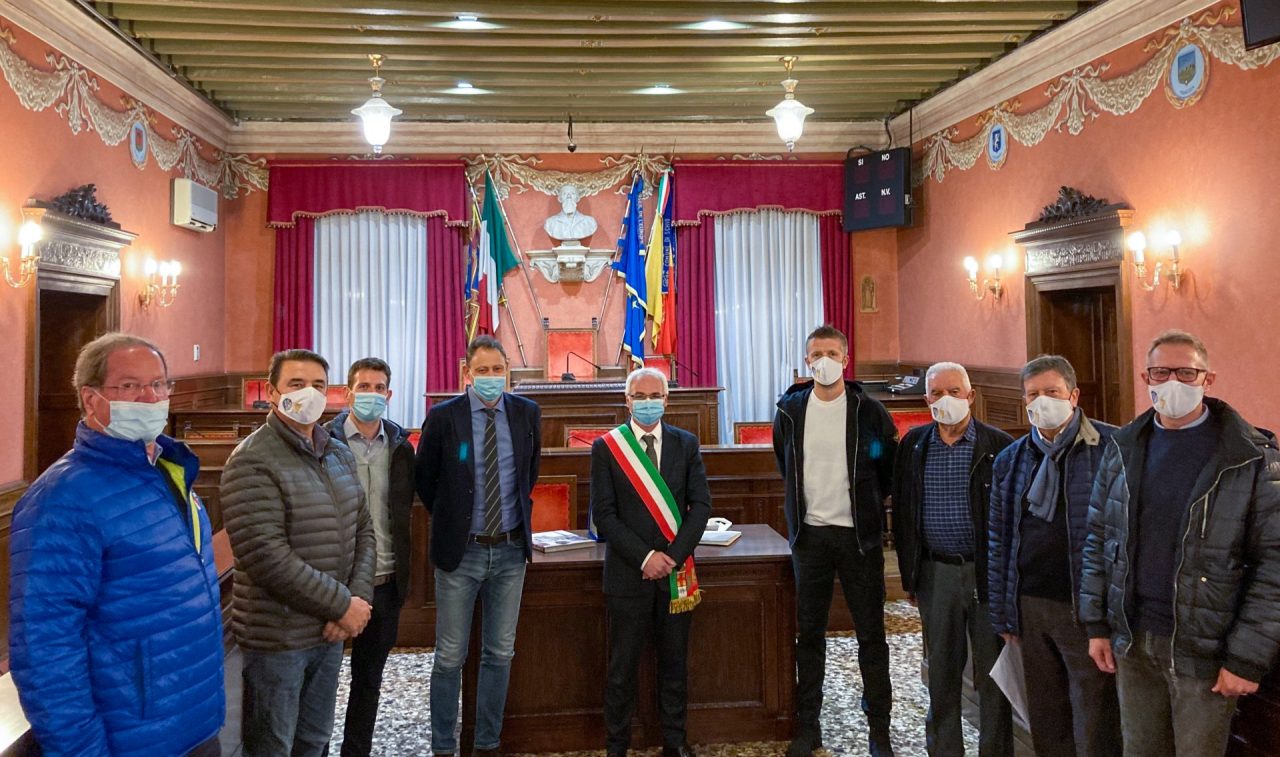 Comune di Schio, una targa per l’arbitro Orsato: “Non dimentico da dove sono partito”