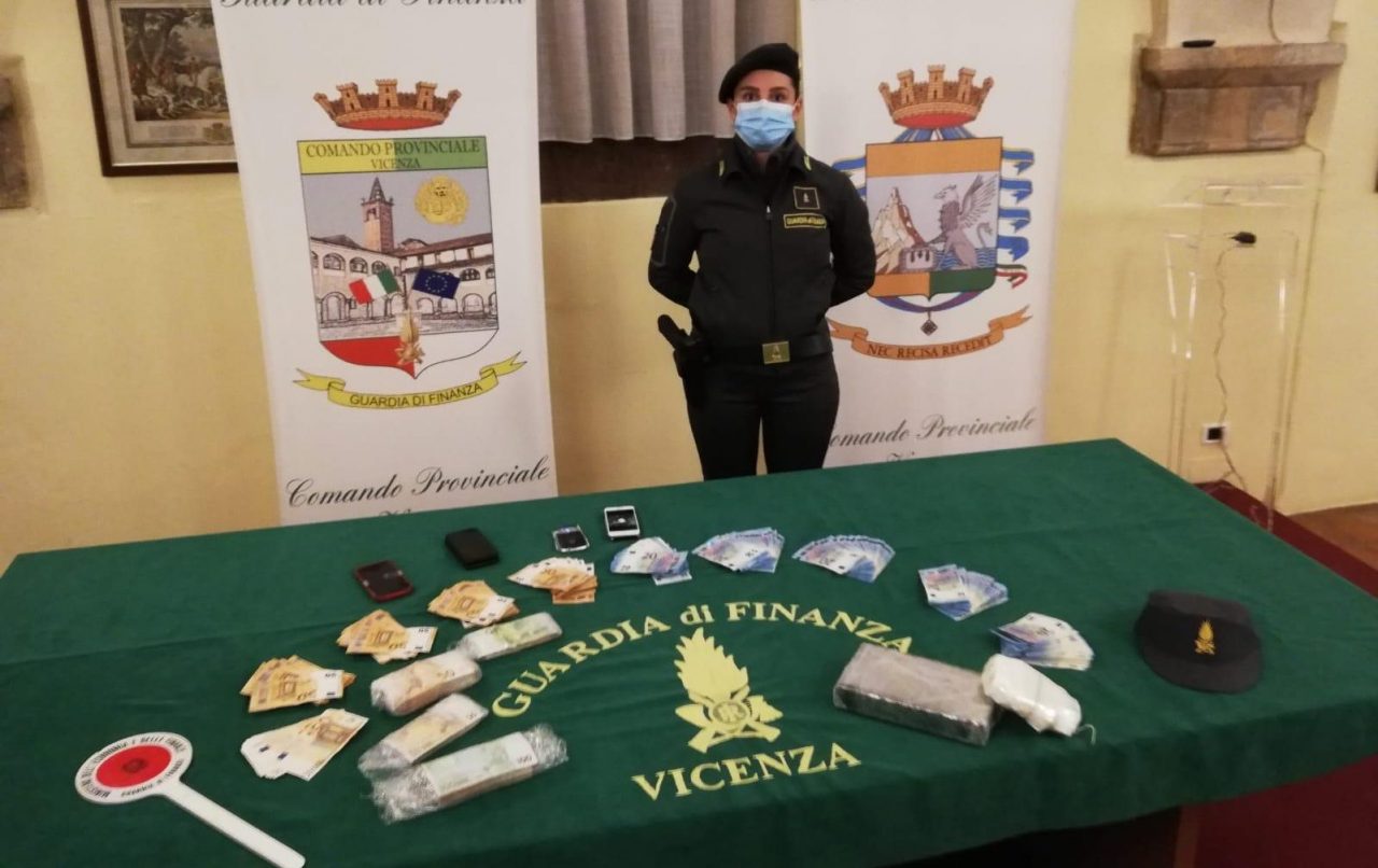 Traffico di droga nel Vicentino, quattro arresti: sequestrati due chili di cocaina purissima e 35mila euro