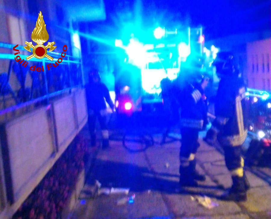 Tragedia sfiorata a Valstagna, appartamento in fiamme: 66enne salvata dai Vigili del fuoco. Era svenuta