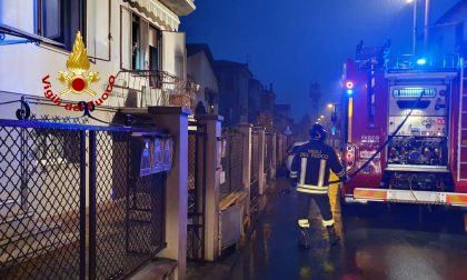 Incendio a Vicenza, palazzina evacuata: anziana in salvo - FOTO