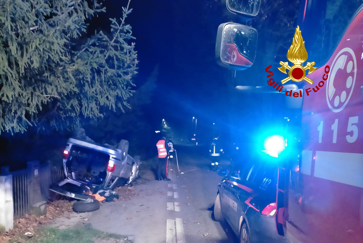 Grave incidente tra Bagnolo e Lonigo, auto rovesciata: tre feriti
