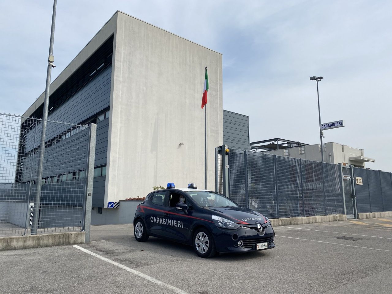 Vende online 4 pneumatici, invece di incassare ci rimette 1000 euro