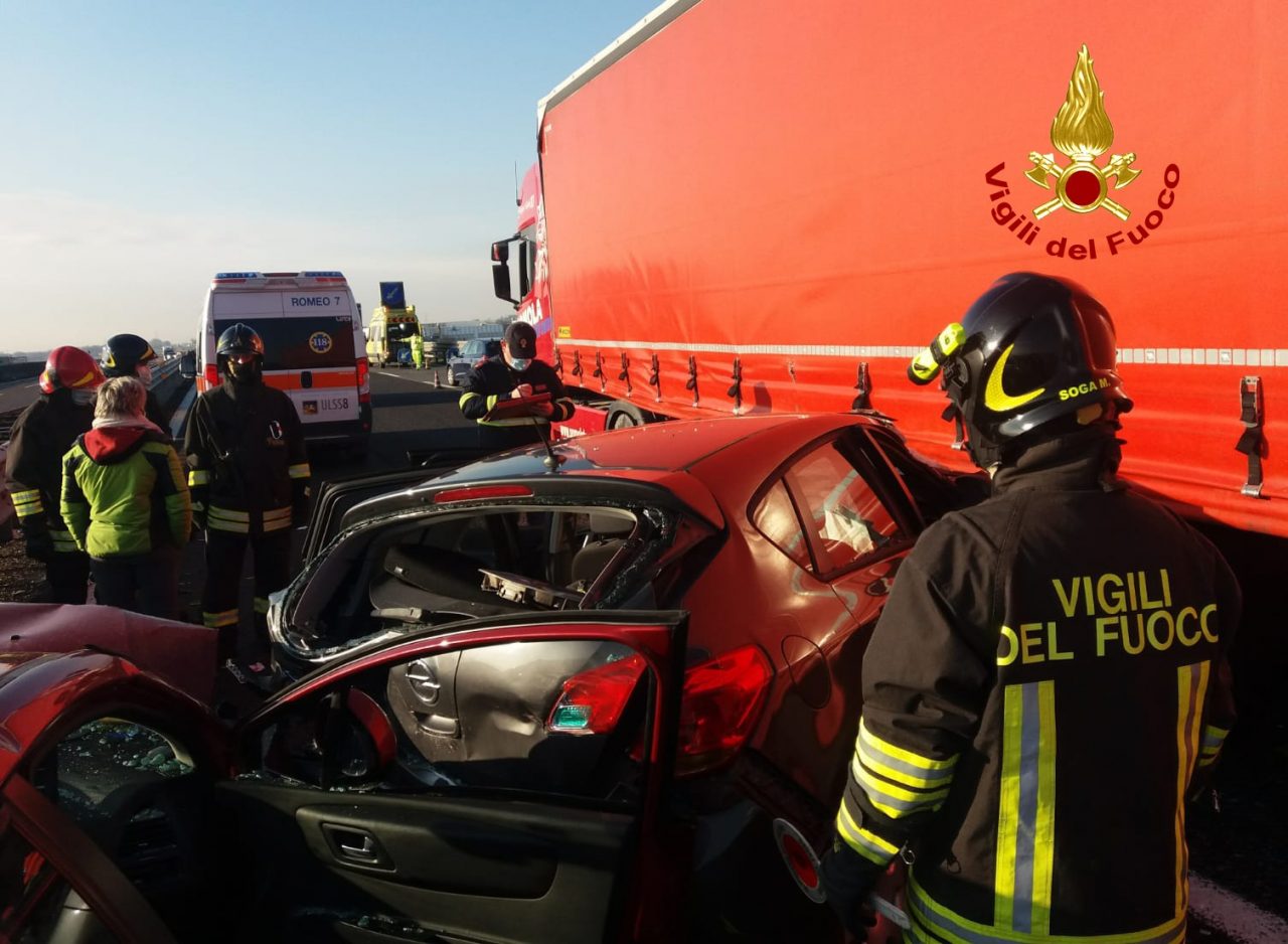 Doppio incidente in A4 tra Montecchio e Montebello: cinque feriti – FOTO
