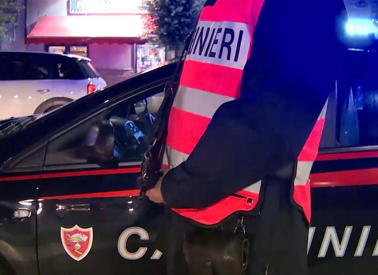 Furti di portafogli nei negozi: in manette tre componenti di una famiglia sinti “professionista” del crimine