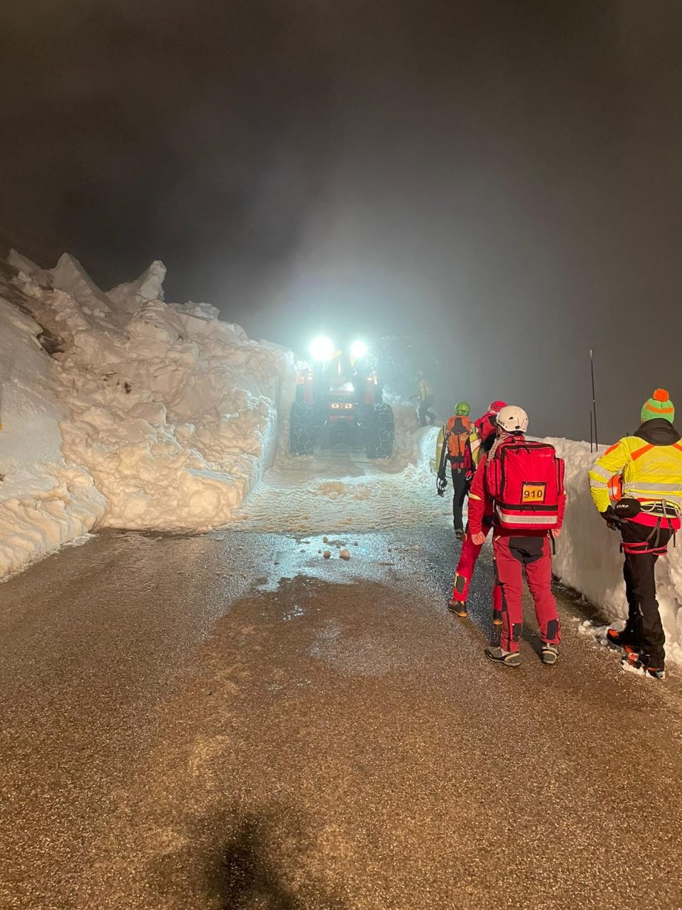Valanga sul Grappa, nessun ferito: aperto un varco per salvare centinaia di escursionisti