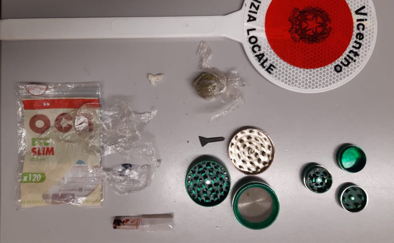 Baby spacciatori (e consumatori) al centro studi di Schio: denunciato un 14enne