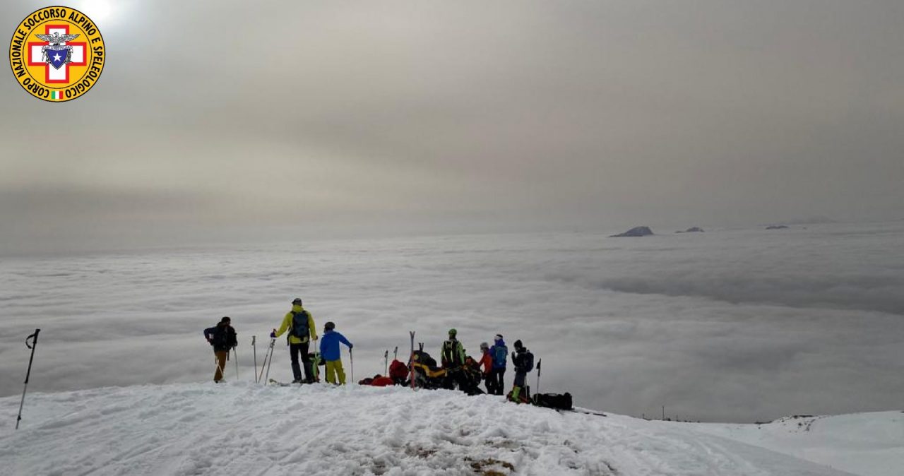 Scialpinista si infortuna nella fase di discesa dal Rifugio Chierego