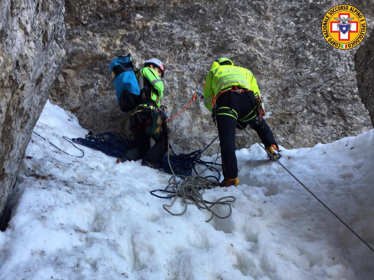 Precipita da un’altezza di 40 metri mentre sta risalendo il Monte Cornetto, morto un 29enne
