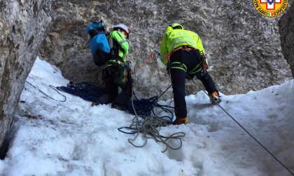 Precipita da un'altezza di 40 metri mentre sta risalendo il Monte Cornetto, morto un 29enne