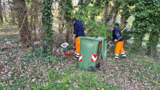 Rifiuti e resti di bivacchi, 18 per ripulire il parco Astichello