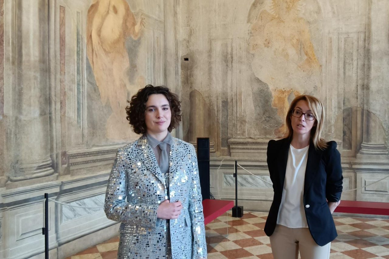 Madame al Teatro Olimpico gira il videoclip della canzone “Voce”