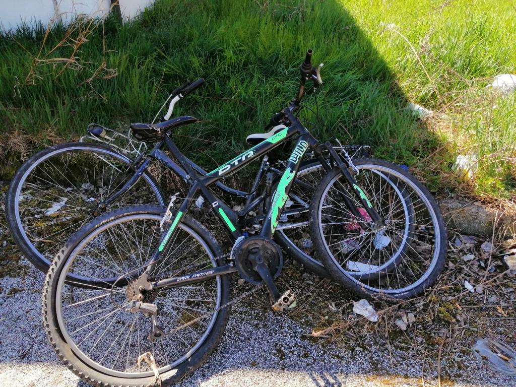 Ecco le foto delle quattro mountain bike recuperate nell’ex parcheggio di via Battaglione Val Leogra