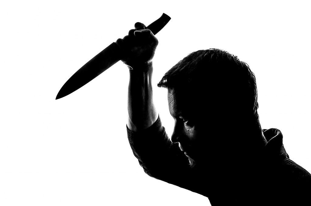 Aggredito dal padre ubriaco lo ammazzò: non era vero, l’aveva drogato lui