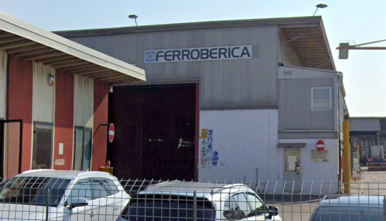 Incidente sul lavoro, camionista 59enne muore investito da un muletto