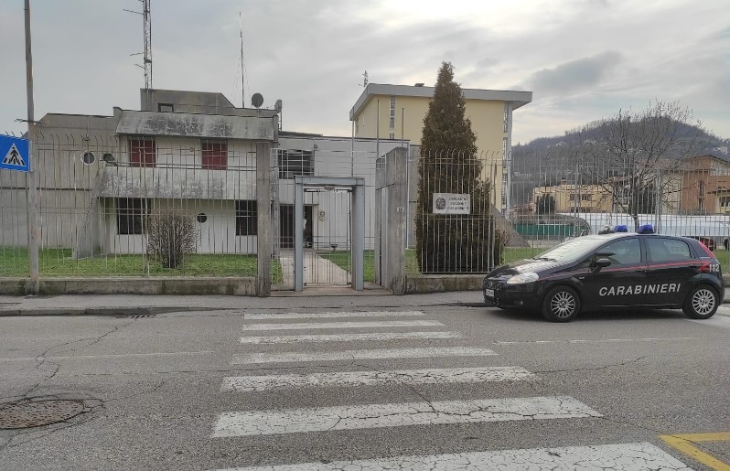Rubavano le offerte dei fedeli in chiesa, individuati i ladri devoti al “Dio denaro”