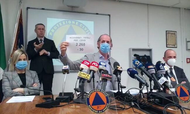 Covid, Zaia: “Somministriamo AstraZeneca sopra i 60 anni”| +1241 positivi | Dati 8 aprile 2021