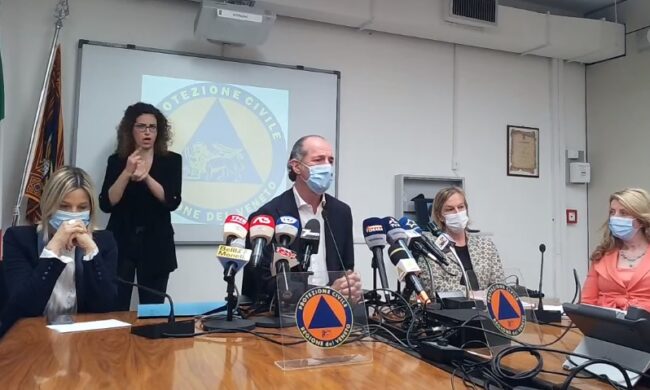 Covid, Zaia: “Variante indiana, vaccini potrebbero essere meno efficaci” | +848 positivi | Dati 27 aprile 2021