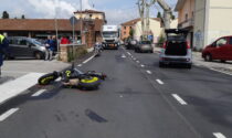 Le immagini dell'incidente tra auto e moto, 20enne di Marano finisce al Pronto soccorso