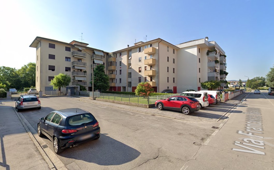 “Devo disinfettare i soldi dal Covid”, finta assistente sociale ruba 16mila euro a un’anziana