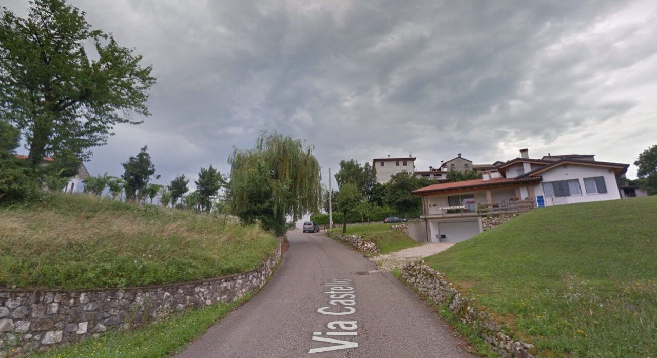 Ubriachi vanno a sbattere con l’auto che poi va in fiamme, ma poi simulano il furto del mezzo per evitare guai