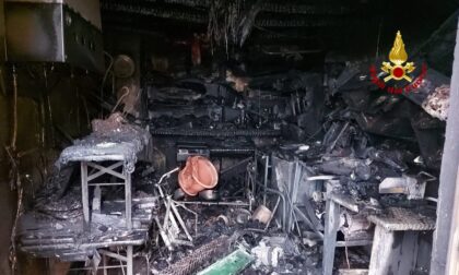 Le foto del garage laboratorio bruciato ad Asiago
