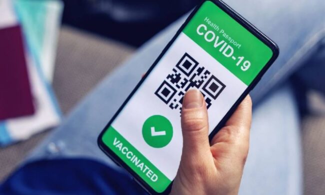 Green Pass obbligatorio per ristoranti e bar, la protesta del settore: “Non siamo controllori!”