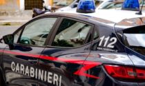 Litiga con i genitori e li costringe a consegnargli 350 euro: minorenne aggressivo si oppone ai Carabinieri
