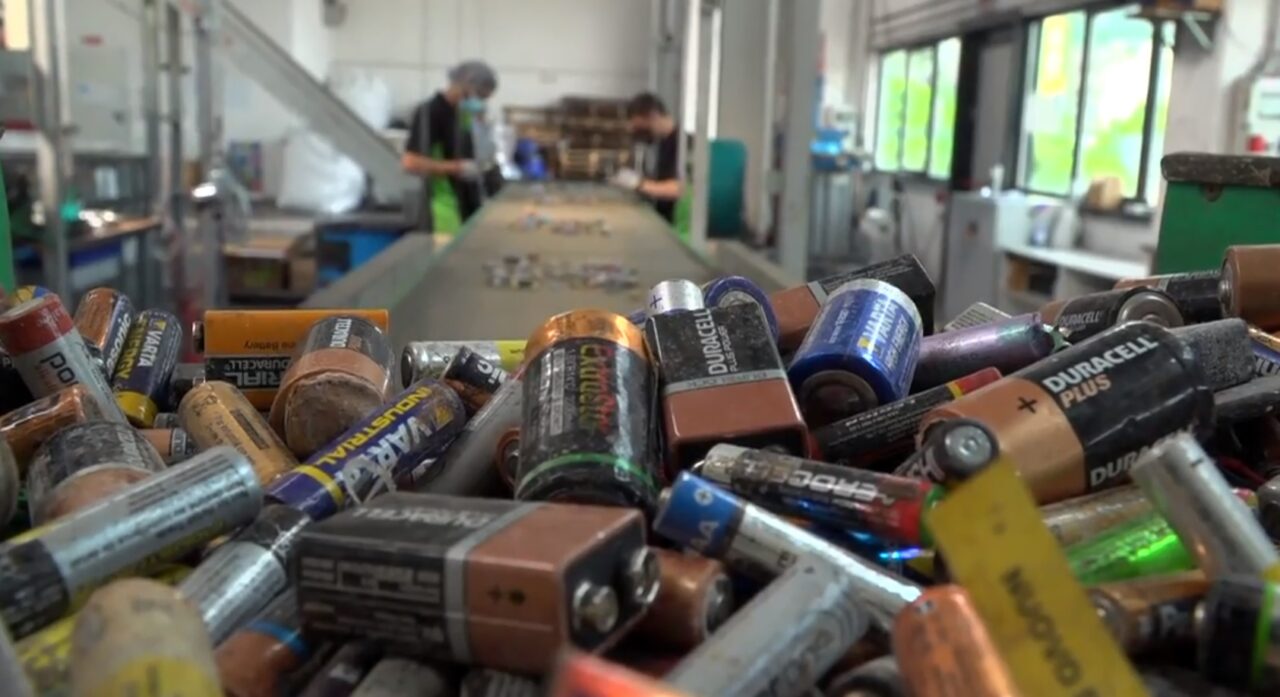 E’ made in Vicenza il brevetto per trasformare batterie in smalti