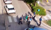 Polizia arresta pusher a Campo Marzo tra gli applausi dei cittadini