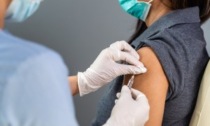 Al via la campagna vaccinazione antinfluenzale: possibile anche la somministrazione anti-Covid19