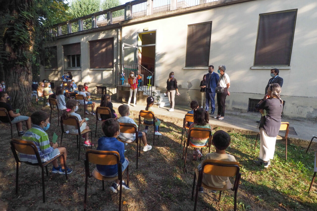 Primo giorno di scuola, le foto del sindaco Rucco e dell’assessore Tolio in visita a tre istituti