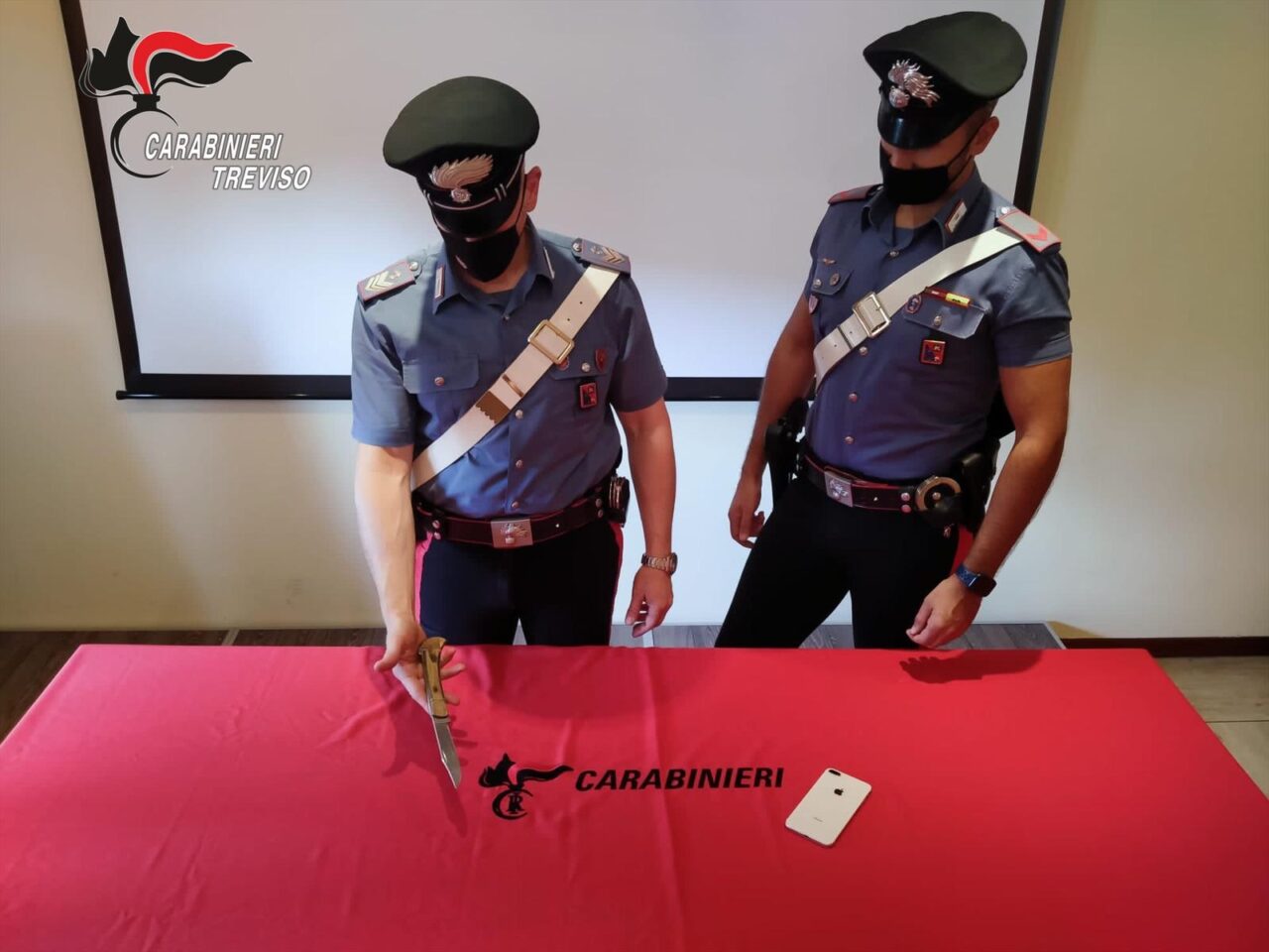 Baby rapinatore vicentino ruba il cellulare al coetaneo e chiama genitori della vittima: “Sbloccatemelo!”