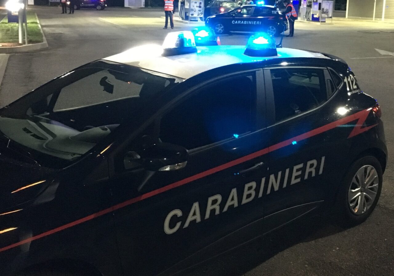 Brutale aggressione a Bassano, calci e pugni a un 17enne: indagini in corso