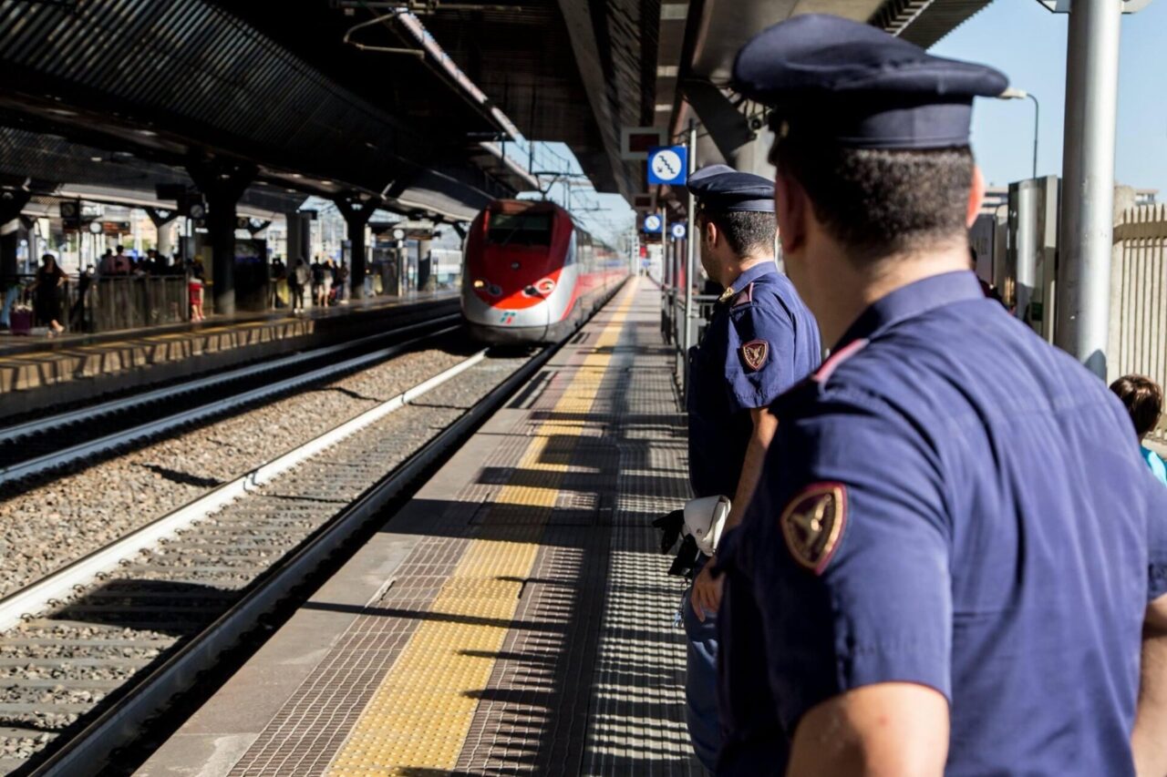Spadroneggiava in stazione a Vicenza fregandosene di tutti: pluripregiudicata cacciata dal questore per un anno 