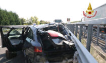 Violento incidente tra due auto e un camion in autostrada: due feriti e traffico in tilt