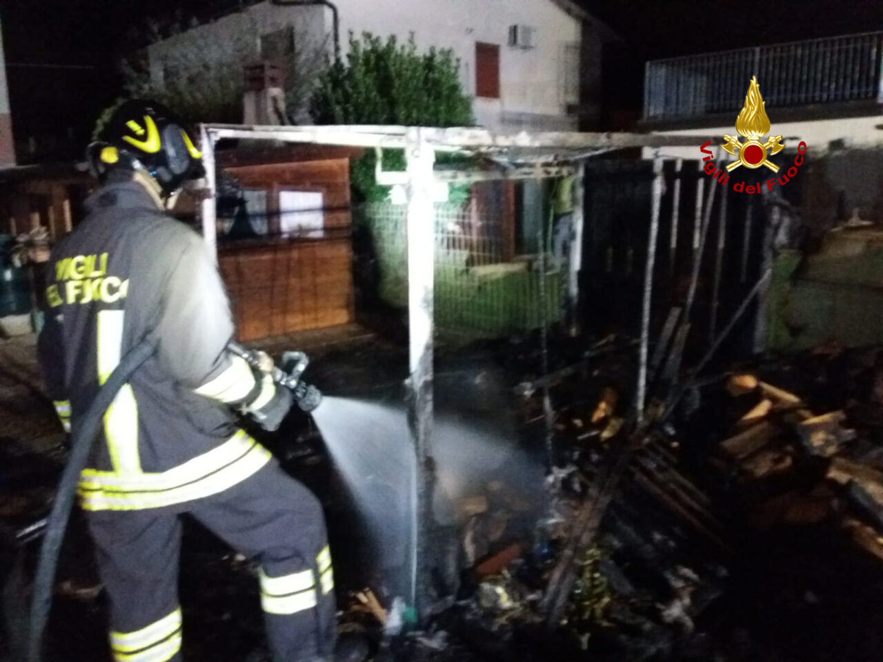 Paura a Montecchio Maggiore, il video e le foto dell’incendio in via Baracca