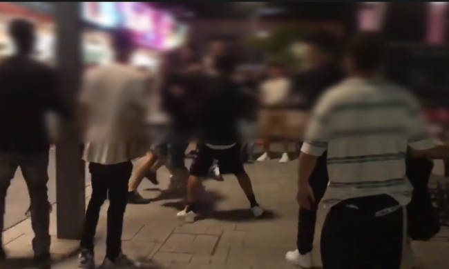 Uno sguardo di troppo innesca una mega rissa tra studenti bassanesi e padovani