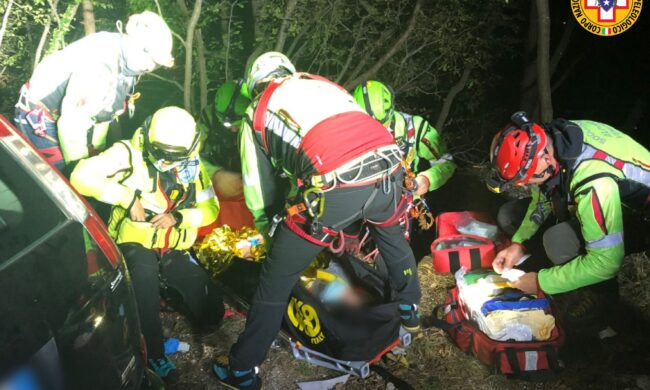 L’intera famiglia di Bassano precipita in un canale, le foto del recupero