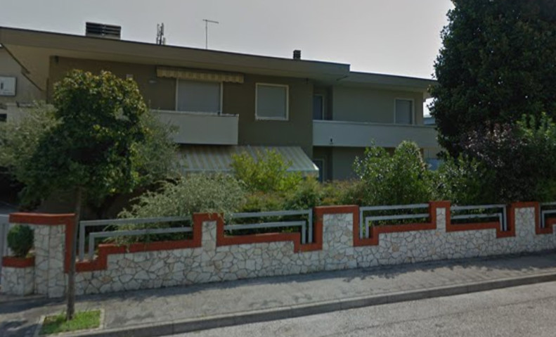 Tragedia a Thiene: cade dalla scala mentre raccoglie la frutta, morto 81enne
