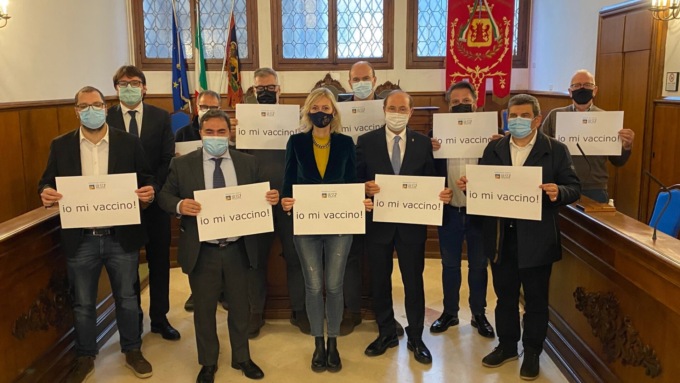 Vaccinazione antinfluenzale: i sindaci del Distretto 1 scendono in campo per dire “Io mi vaccino!”