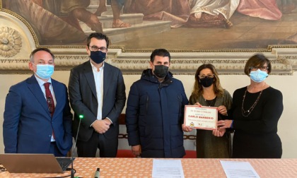 Bimbo investito in piazza Castello, "Vicenza for Children" ha donato 2.500 euro alla famiglia