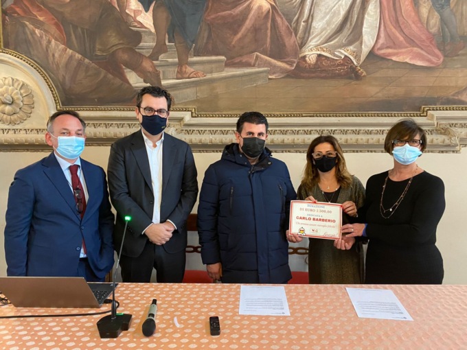 Bimbo investito in piazza Castello, “Vicenza for Children” ha donato 2.500 euro alla famiglia