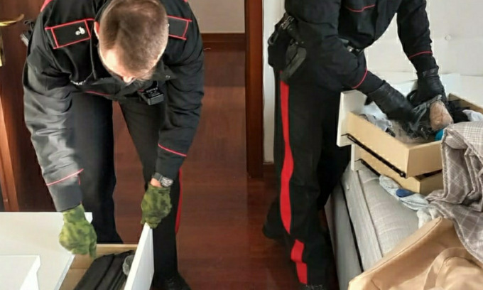 Era un “fantasma”, il suo nome cancellato dall’anagrafe: ma era vivo e vegeto (e spacciava)