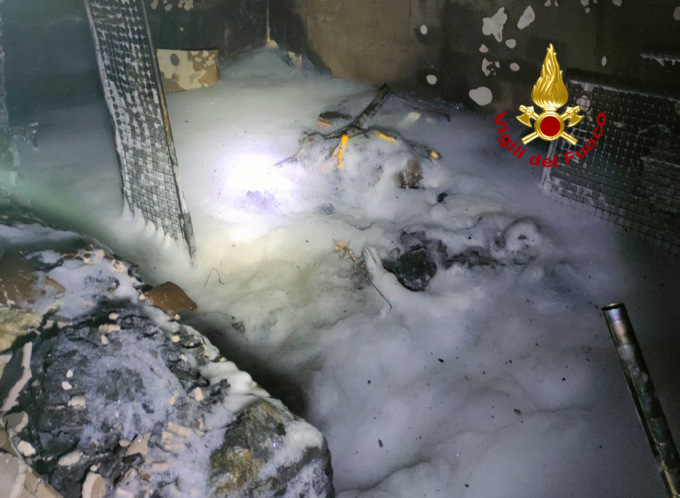 Incendio nel retrobottega di un negozio caccia e pesca a Grumolo delle Abbadesse