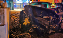 Vicenza, l’auto “impazzita” distrugge tutto e per poco non entra in chiesa