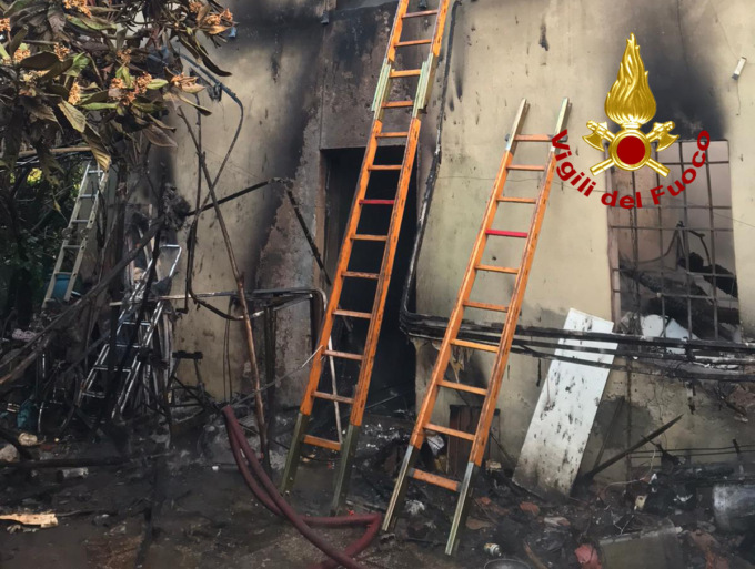 Tragedia a Montecchio Precalcino, inferno di fuoco nella casa: morto 75enne con il suo cane
