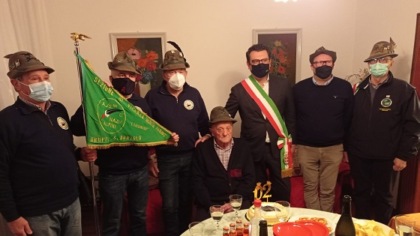 Rino Merlo ha festeggiato 102 anni, Alpino ex internato di guerra