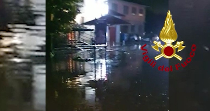 La roggia esonda e allaga una trattoria a Sandrigo