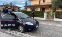 Trova il marito svenuto in cucina, rischiava di morire: salvato dai Carabinieri